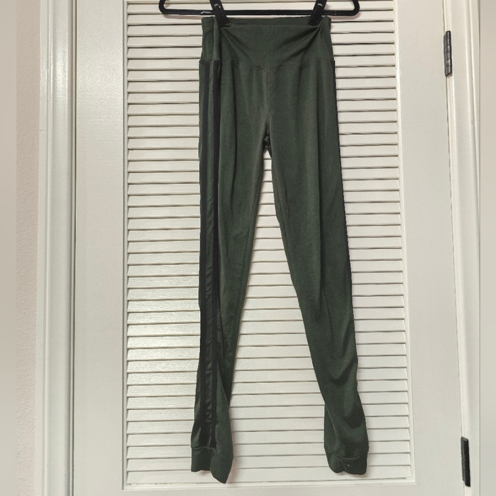 Fashion Nova - Dark Green Leggings With Black Side Stripes